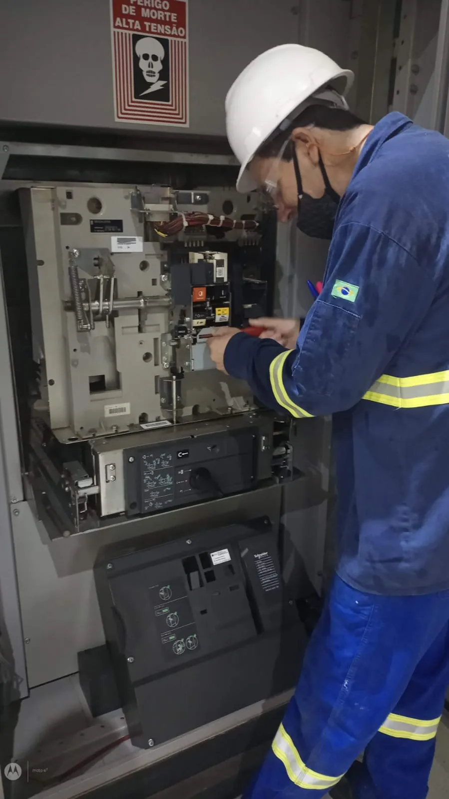 Ensaios elétricos em disjuntores​