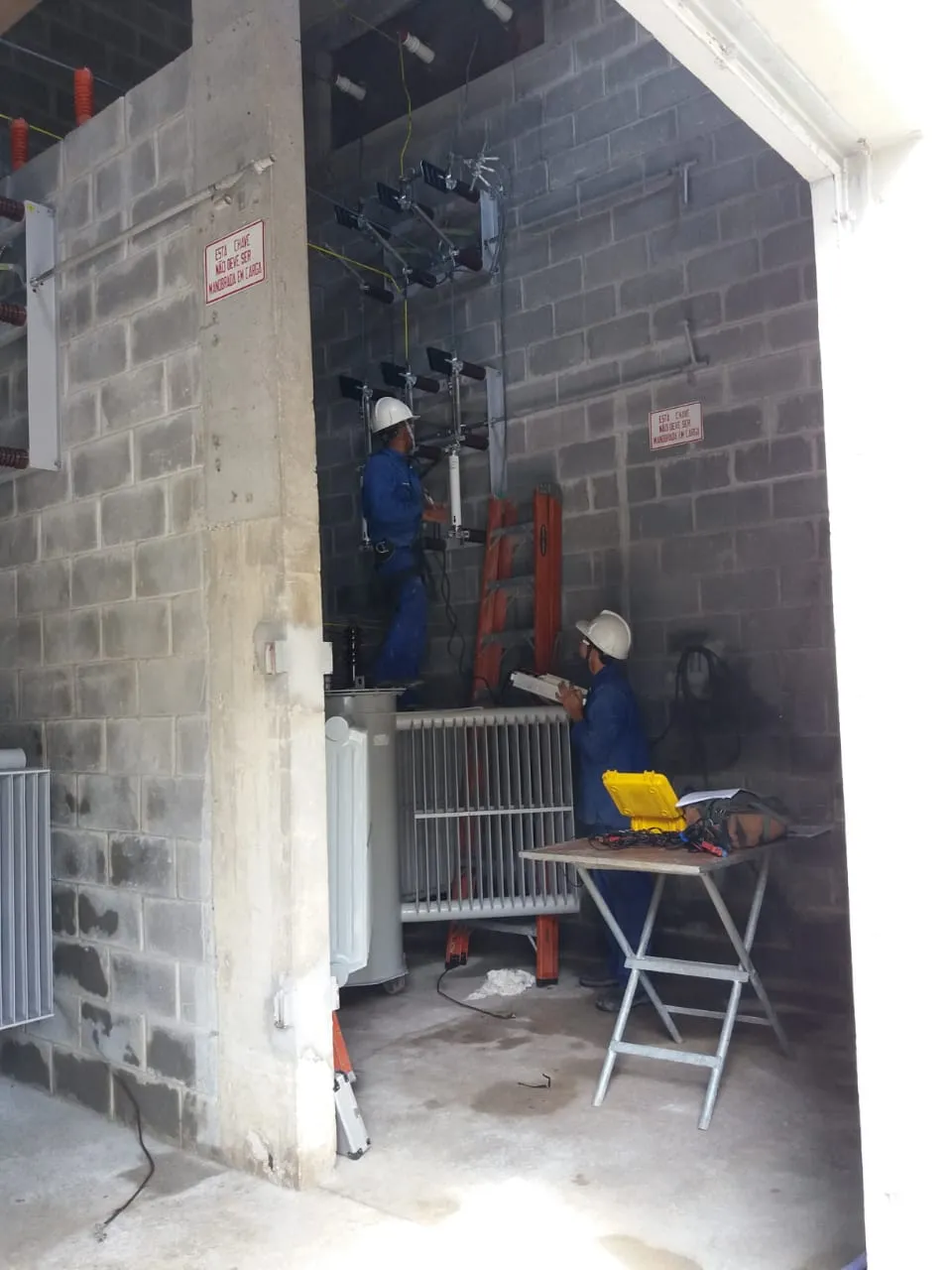 Imagem ilustrativa de Manutenção elétrica industrial