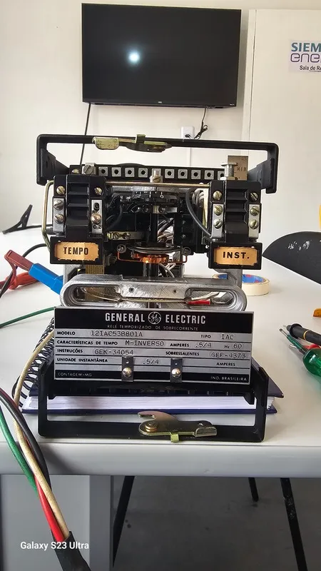 Relé de proteção térmica para transformadores